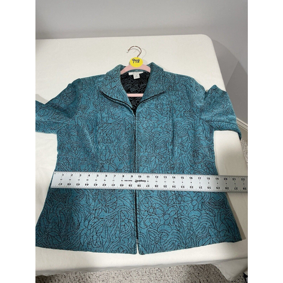 Woman’s Dress Barn Tapestry Blue Front Zip Size Medium Jacket - Picture 8 of 11